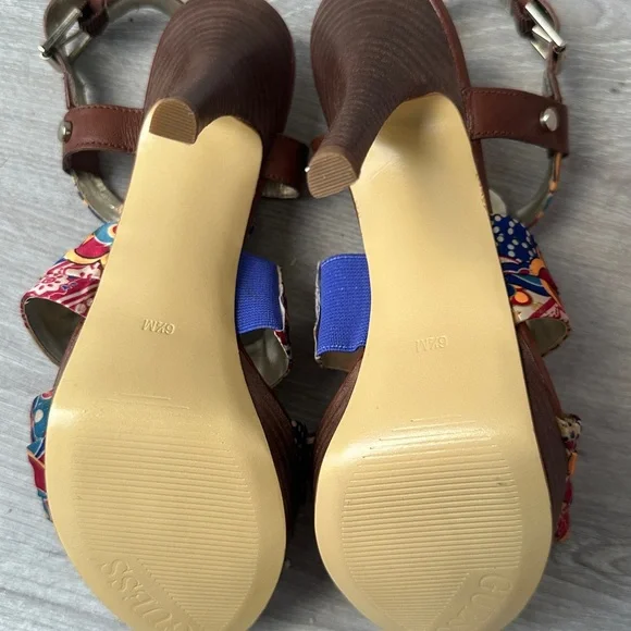 Guess Brown and Multicolor Floral Heels - Picture 5 of 16